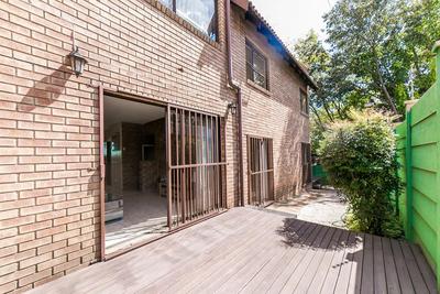 Apartment / Flat For Sale in Parkmore, Sandton