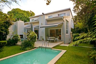 Townhouse For Sale in Craighall Park, Johannesburg